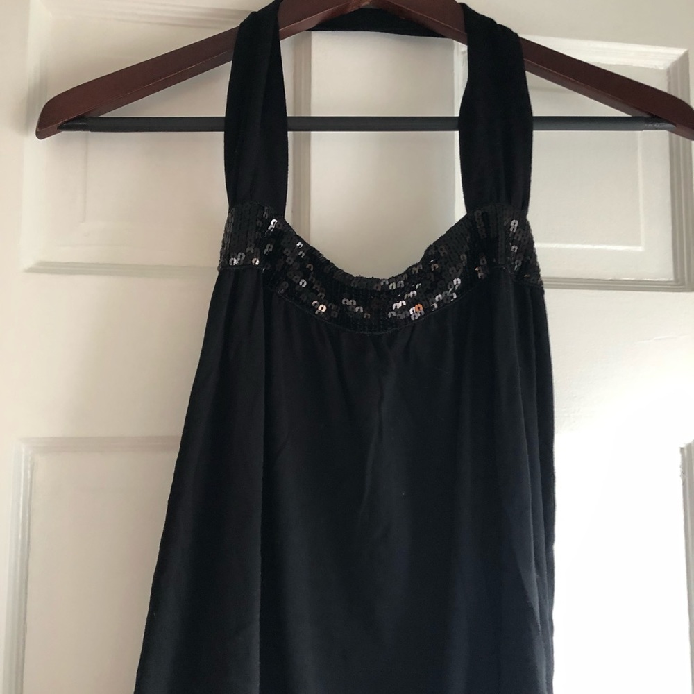 H&M black bubble top sequence